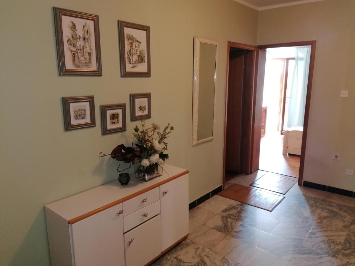 Near Beach - Apartments Marica 罗维尼 外观 照片
