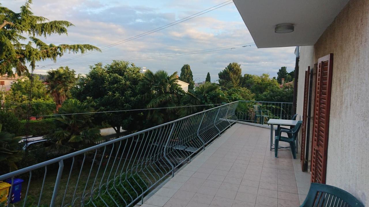 Near Beach - Apartments Marica 罗维尼 外观 照片