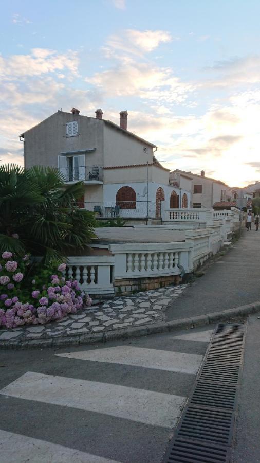 Near Beach - Apartments Marica 罗维尼 外观 照片